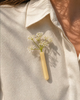 Gele bloemenbroche planthanger van Muurbloempjes (C)